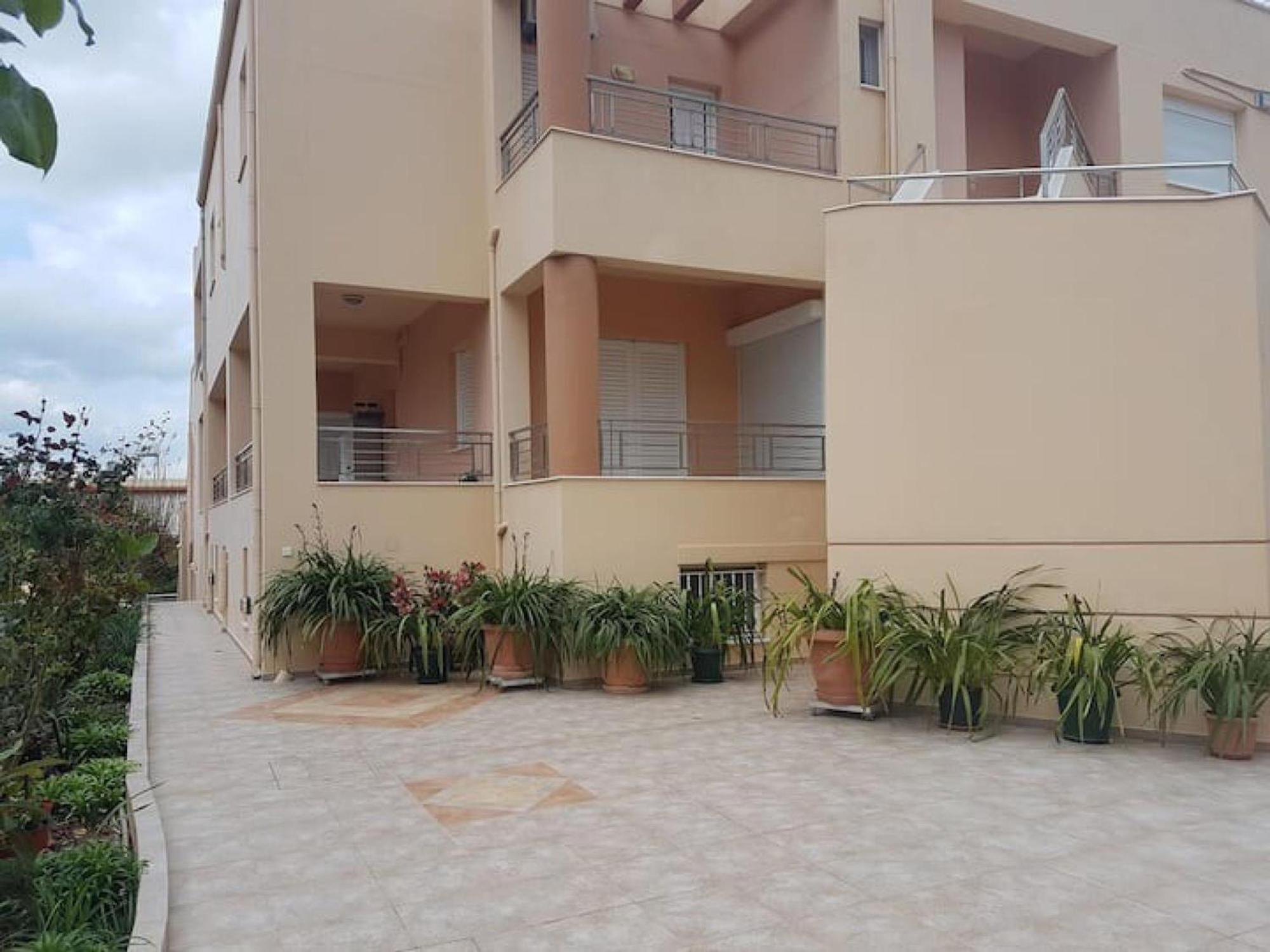 Sofie's Garden View Apartment